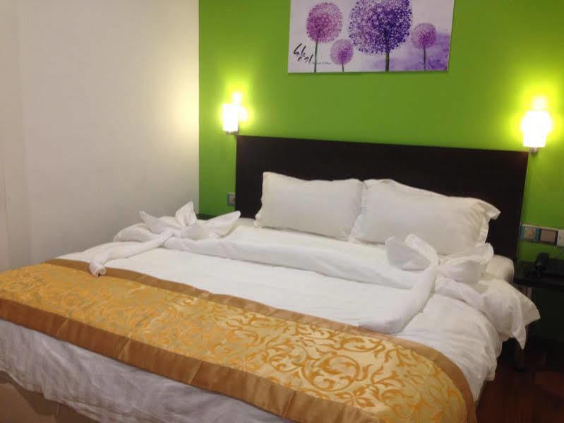 โอโย 90099 G โฮม โฮเทล, โกตาบารู, เคลันตัน Hotel ภายนอก รูปภาพ